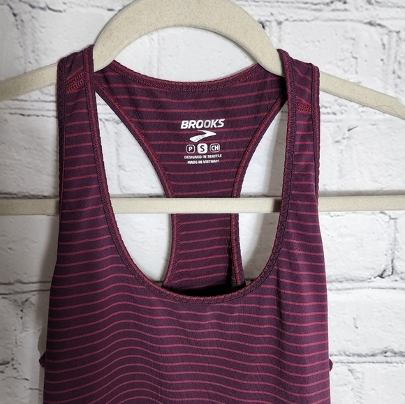 Brooks racerback camisole size S - Picture 3 of 4